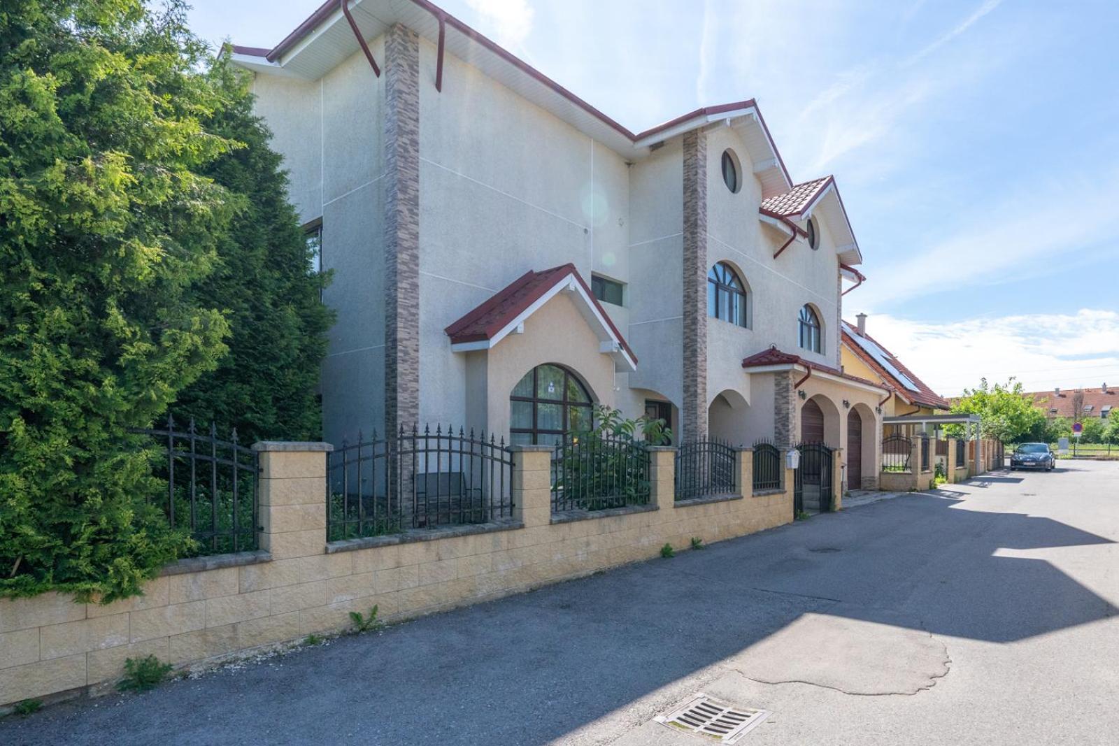 Farawayhomes Aparthotel Near Vienna Airport - Anytime Self Check-In بروك ان در ليذه المظهر الخارجي الصورة