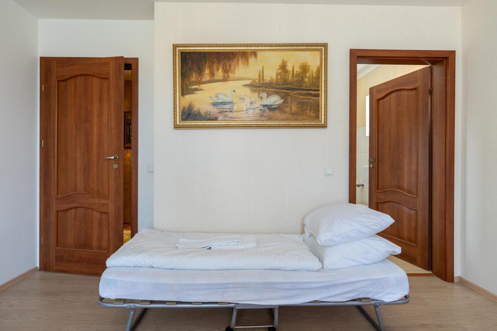Farawayhomes Aparthotel Near Vienna Airport - Anytime Self Check-In بروك ان در ليذه المظهر الخارجي الصورة